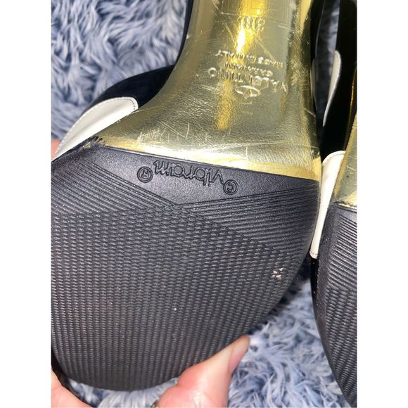 Valentino Garavani Patent Leather Polka Dot Black and White Pumps, EU 38 / US 7 - Picture 10 of 11